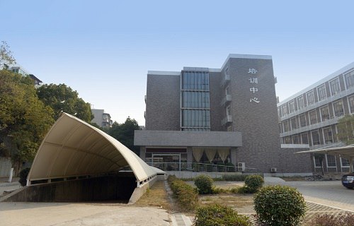 武汉财政学校