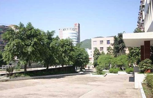 邛崃市技工学校