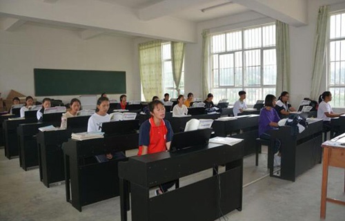 陇川县职业高级中学