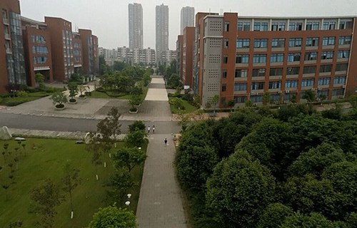 麻栗坡县龚如心民族职业中心