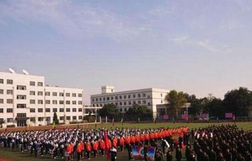 福贡县农业机械化技术学校