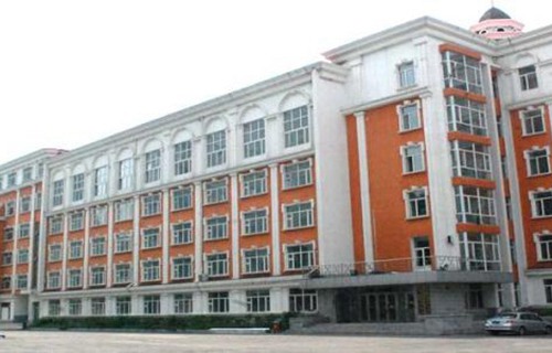 哈尔滨现代医护卫生学校